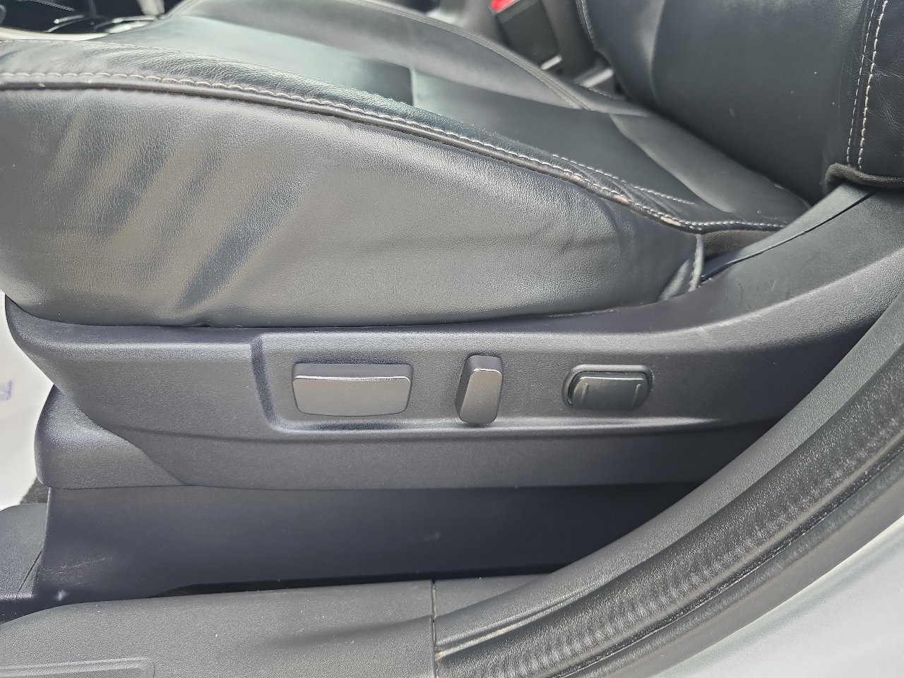 Used 2020 Mitsubishi Outlander SEL image 18