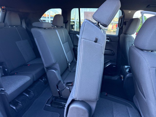 Used 2025 GMC Acadia Elevation FWD image 31
