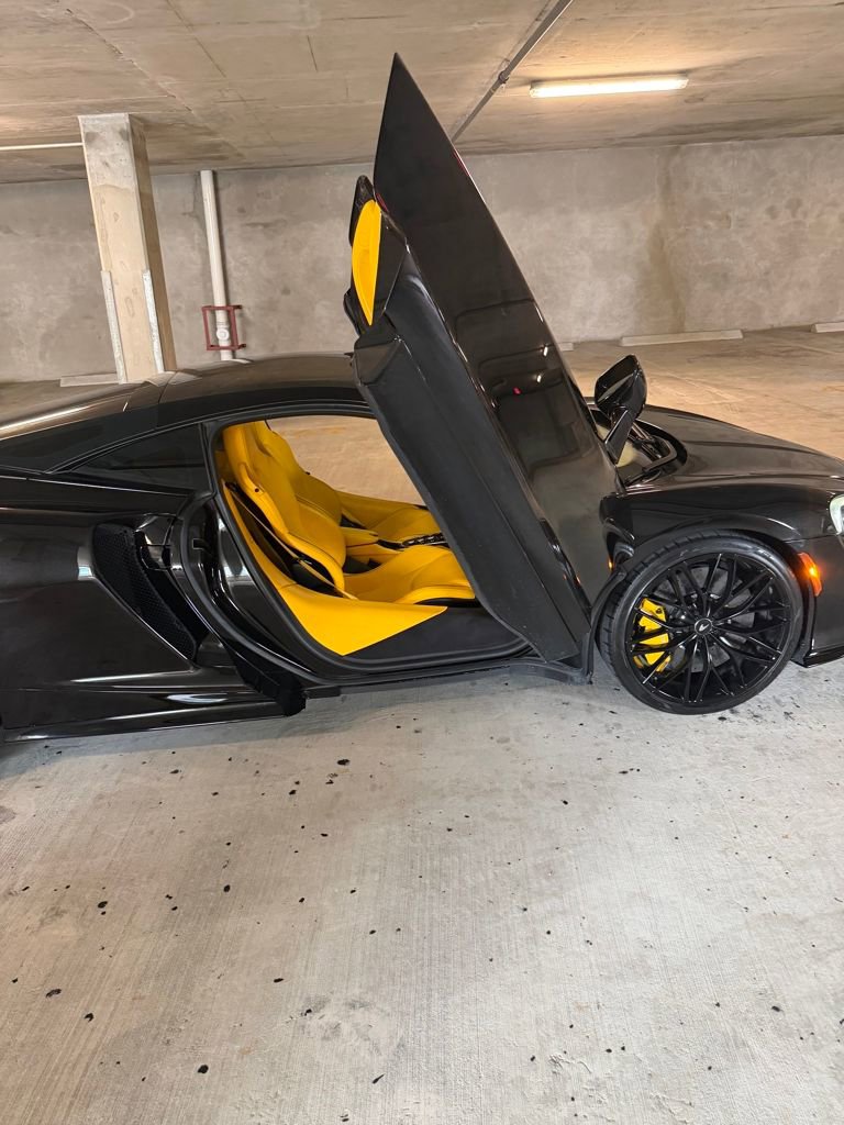 Used 2022 McLaren GT image 10