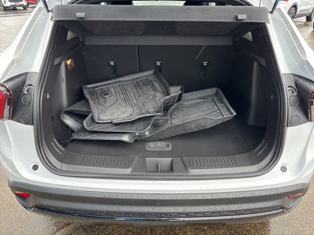 Used 2024 Chevrolet Trax RS w/ Sunroof Package image 30