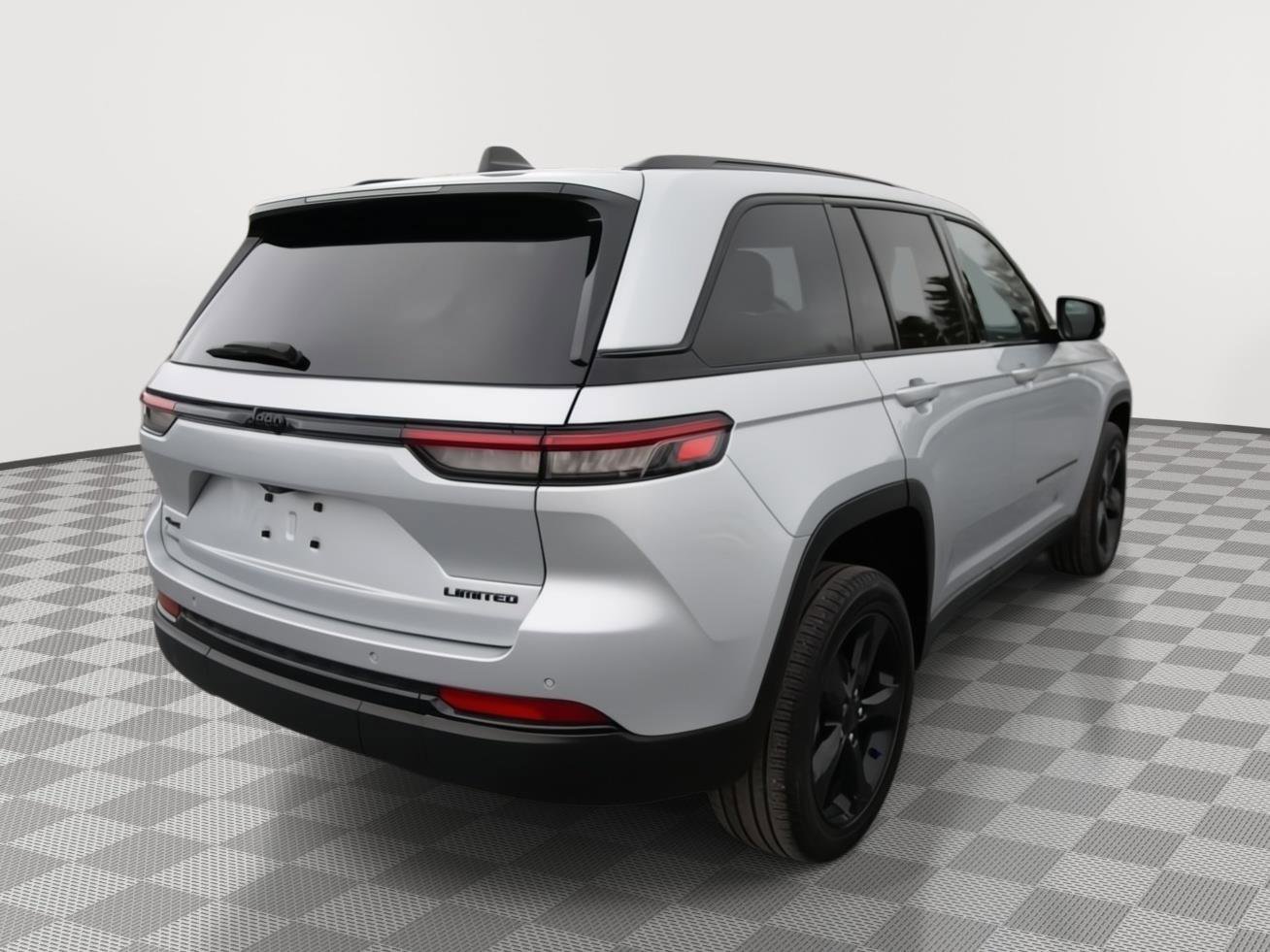 Used 2024 Jeep Grand Cherokee Limited w/ Black Appearance Package image 20