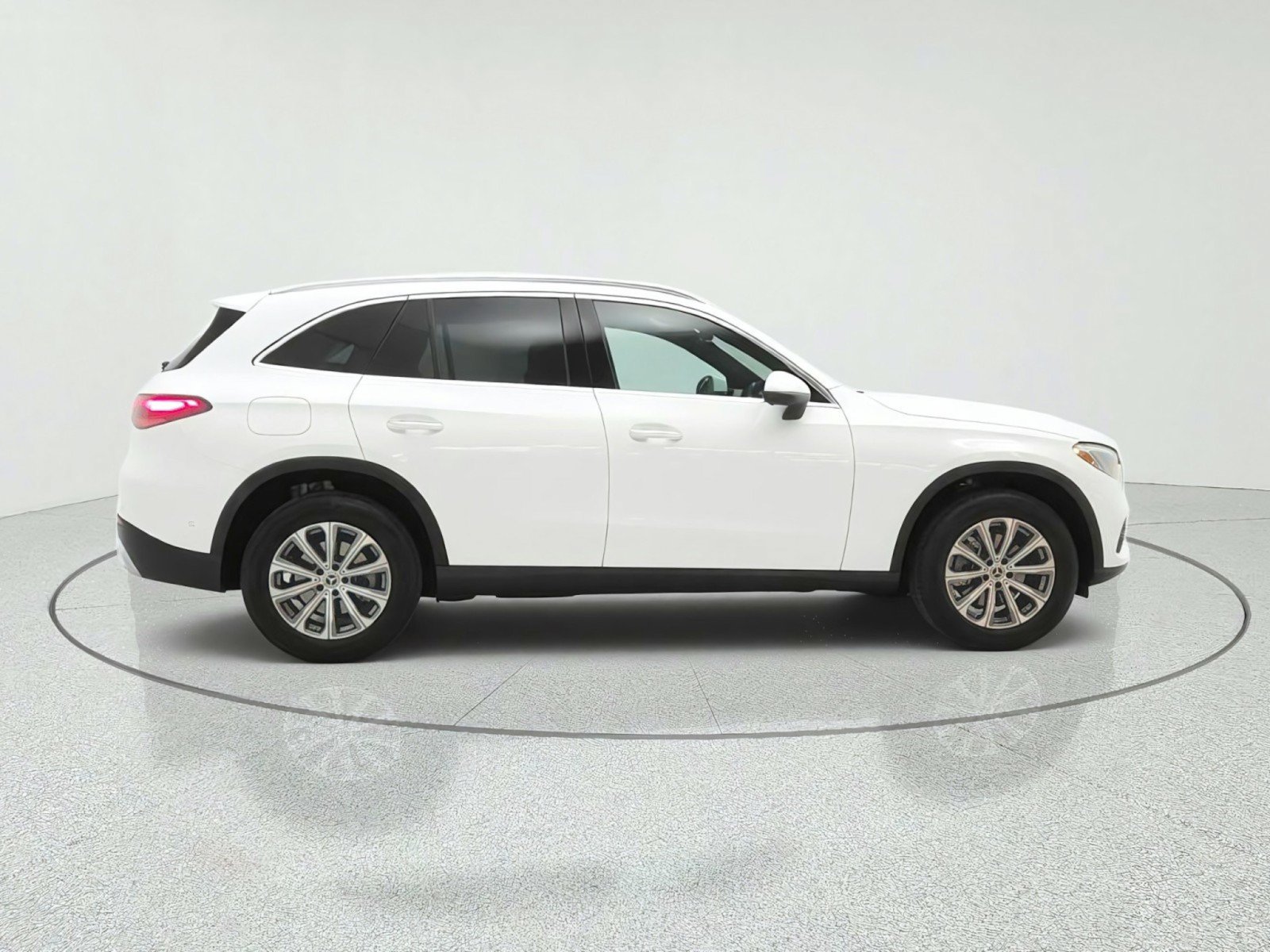 Certified 2024 Mercedes-Benz GLC 300 image 4