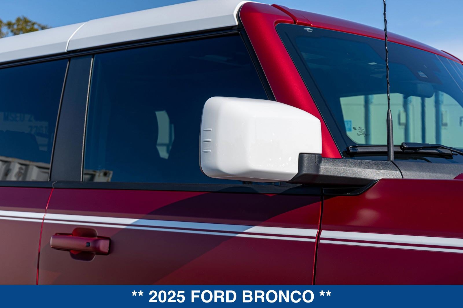Used 2025 Ford Bronco Heritage Edition AWD/4WD image 11