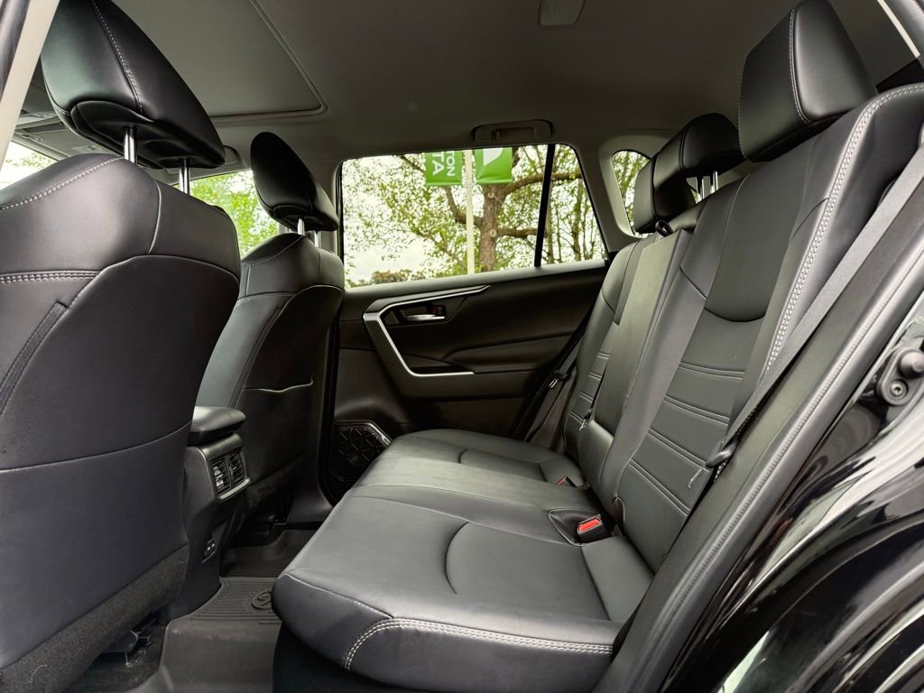 Used 2022 Toyota RAV4 XLE Premium AWD/4WD image 14