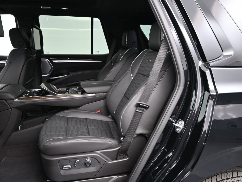 New 2026 Cadillac Escalade Platinum Sport AWD/4WD image 13