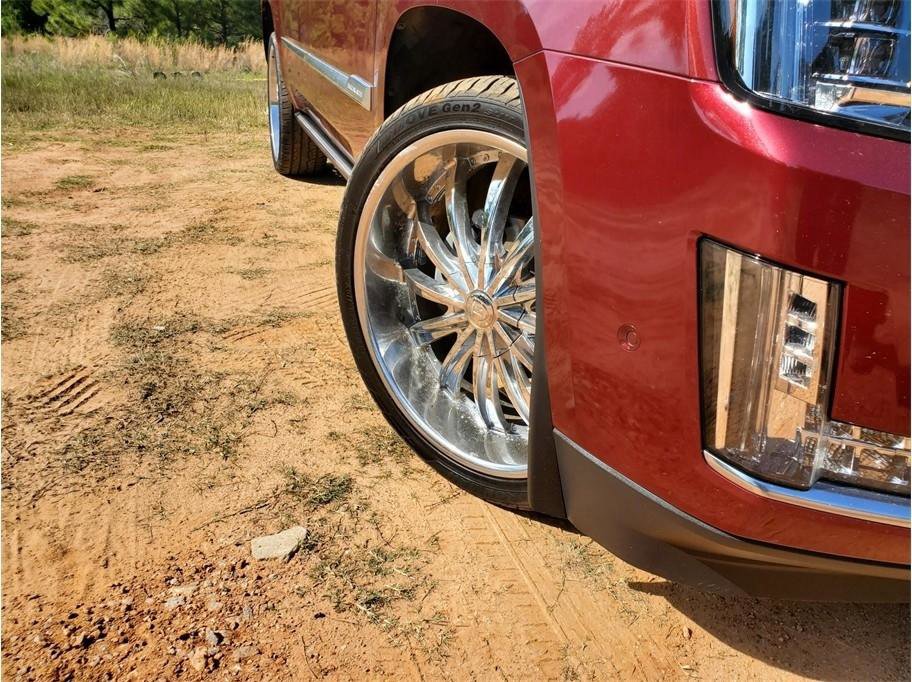 Used 2018 Cadillac Escalade ESV Platinum AWD/4WD image 17