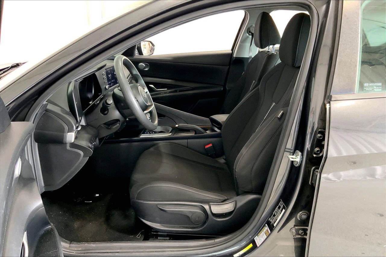 Used 2021 Hyundai Elantra SEL image 15