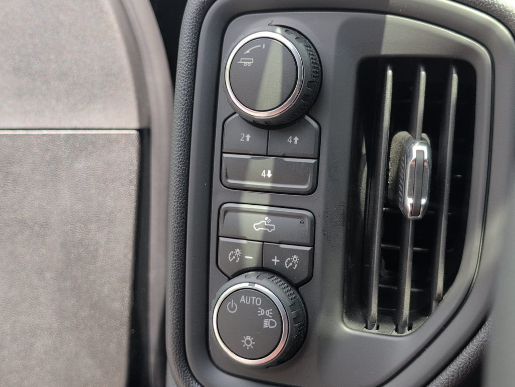 New 2026 Chevrolet Silverado 2500 W/T w/ LPO, Dark Essentials Package AWD/4WD image 25
