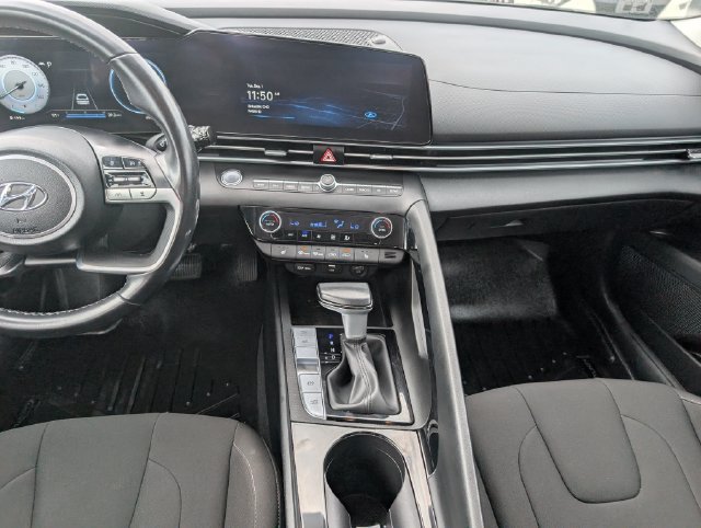 Used 2023 Hyundai Elantra SEL w/ Convenience Package FWD image 16