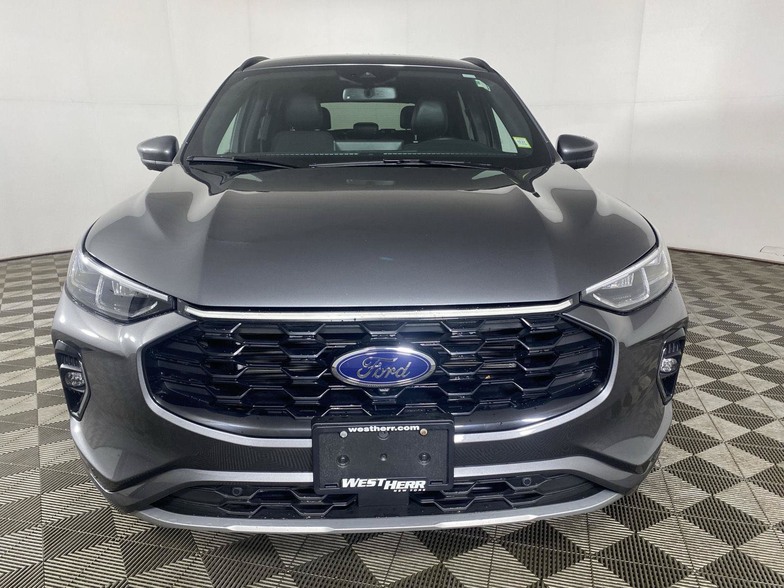 Used 2023 Ford Escape ST-Line Elite AWD/4WD image 2