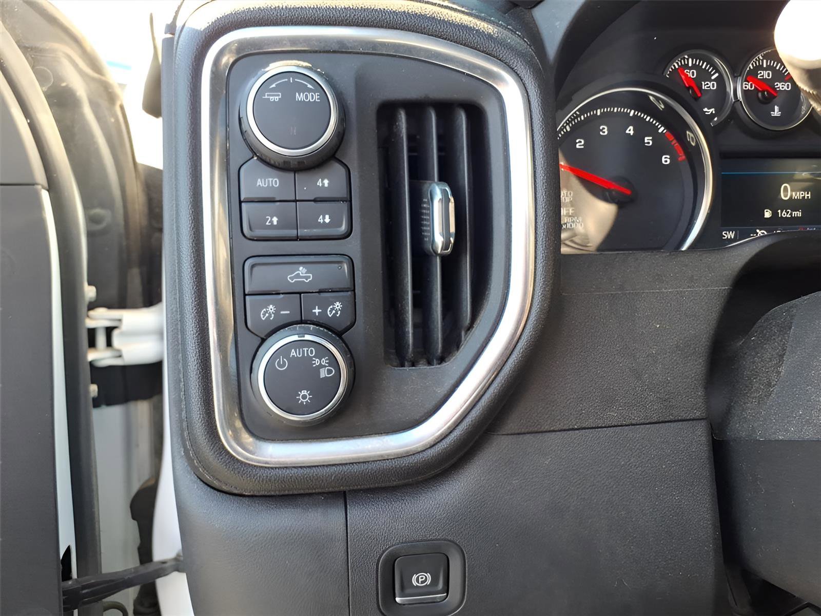 Used 2020 Chevrolet Silverado 1500 LT w/ All-Star Edition image 19