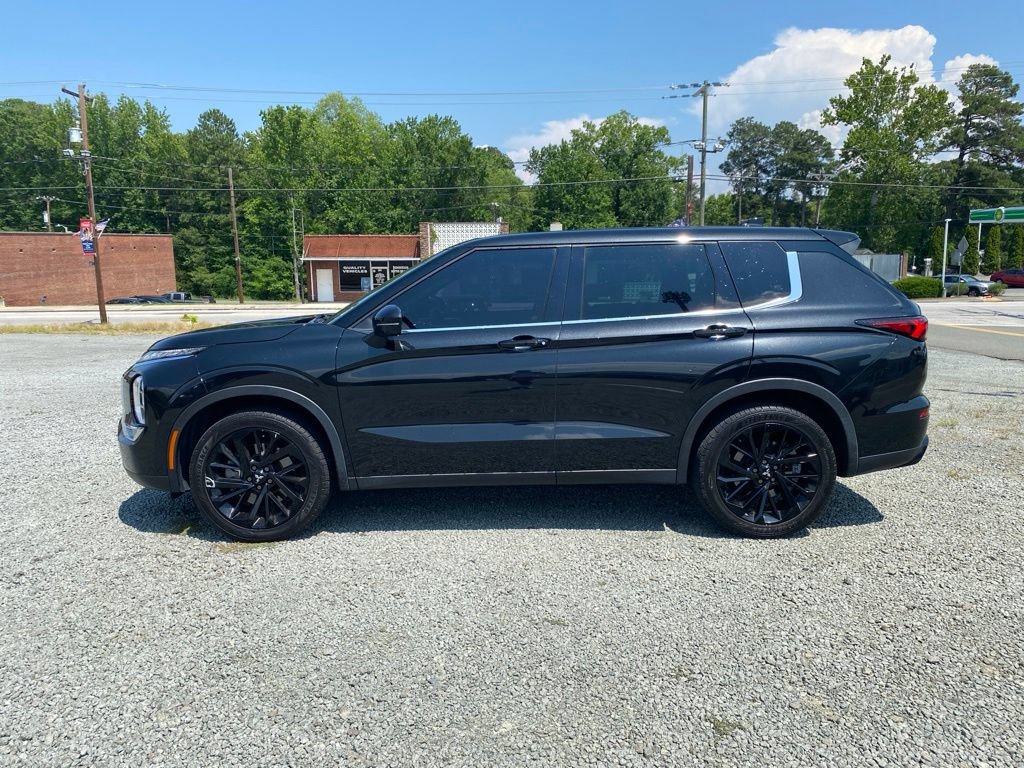 Used 2023 Mitsubishi Outlander SEL FWD image 5