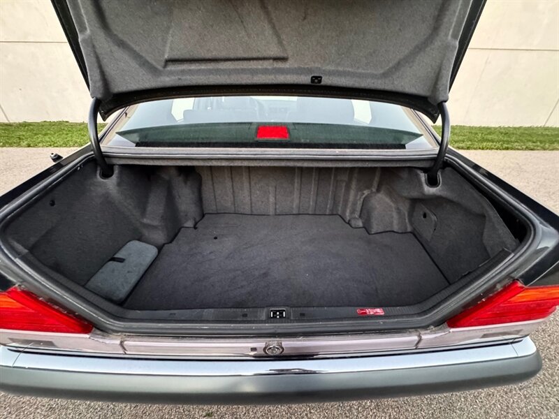 Used 1995 Mercedes-Benz S 600 Sedan image 37