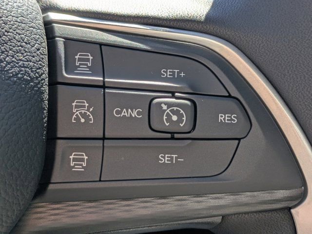 New 2025 Jeep Grand Cherokee L Laredo image 23