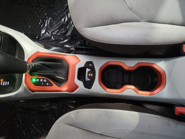 Used 2016 Jeep Renegade Latitude w/ Cold Weather Group AWD/4WD image 14