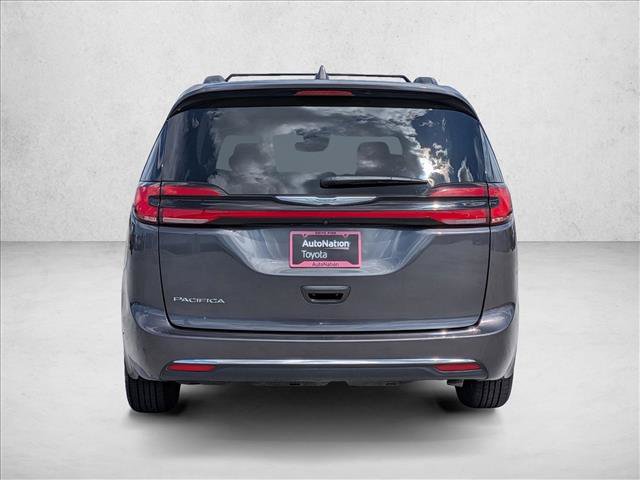 Used 2022 Chrysler Pacifica Touring-L FWD image 7