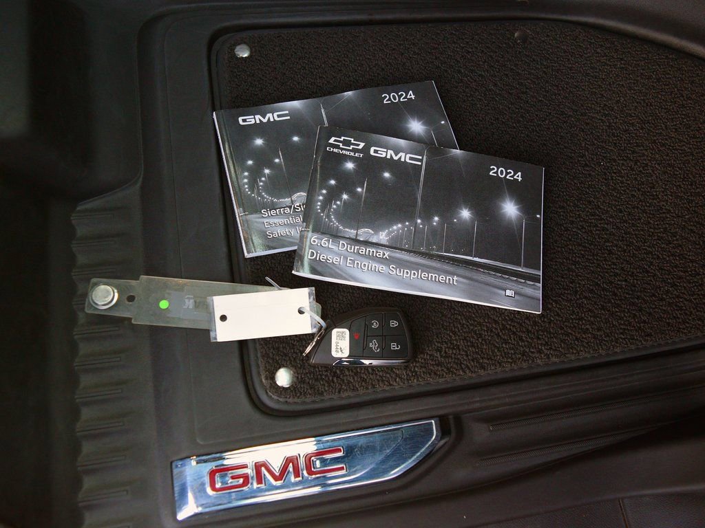 Used 2024 GMC Sierra 2500 AT4 w/ AT4 Preferred Package image 40