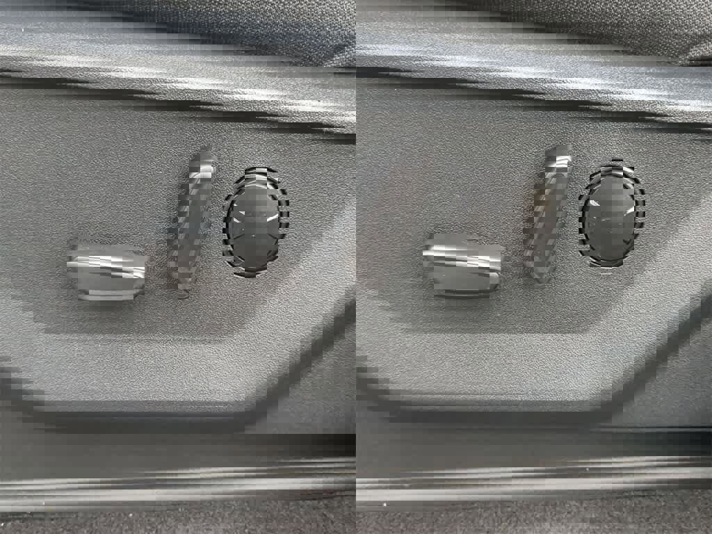 New 2025 Ford F150 XLT w/ Equipment Group 303A High image 18