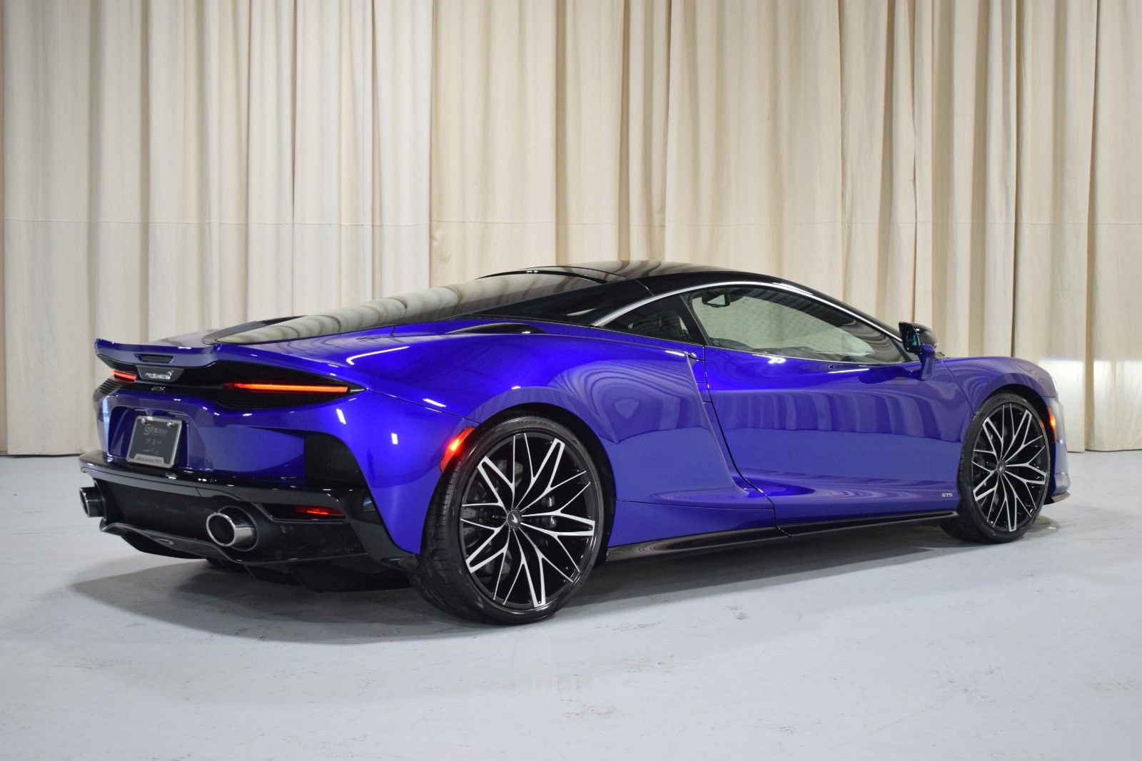 New 2025 McLaren GTS RWD image 10