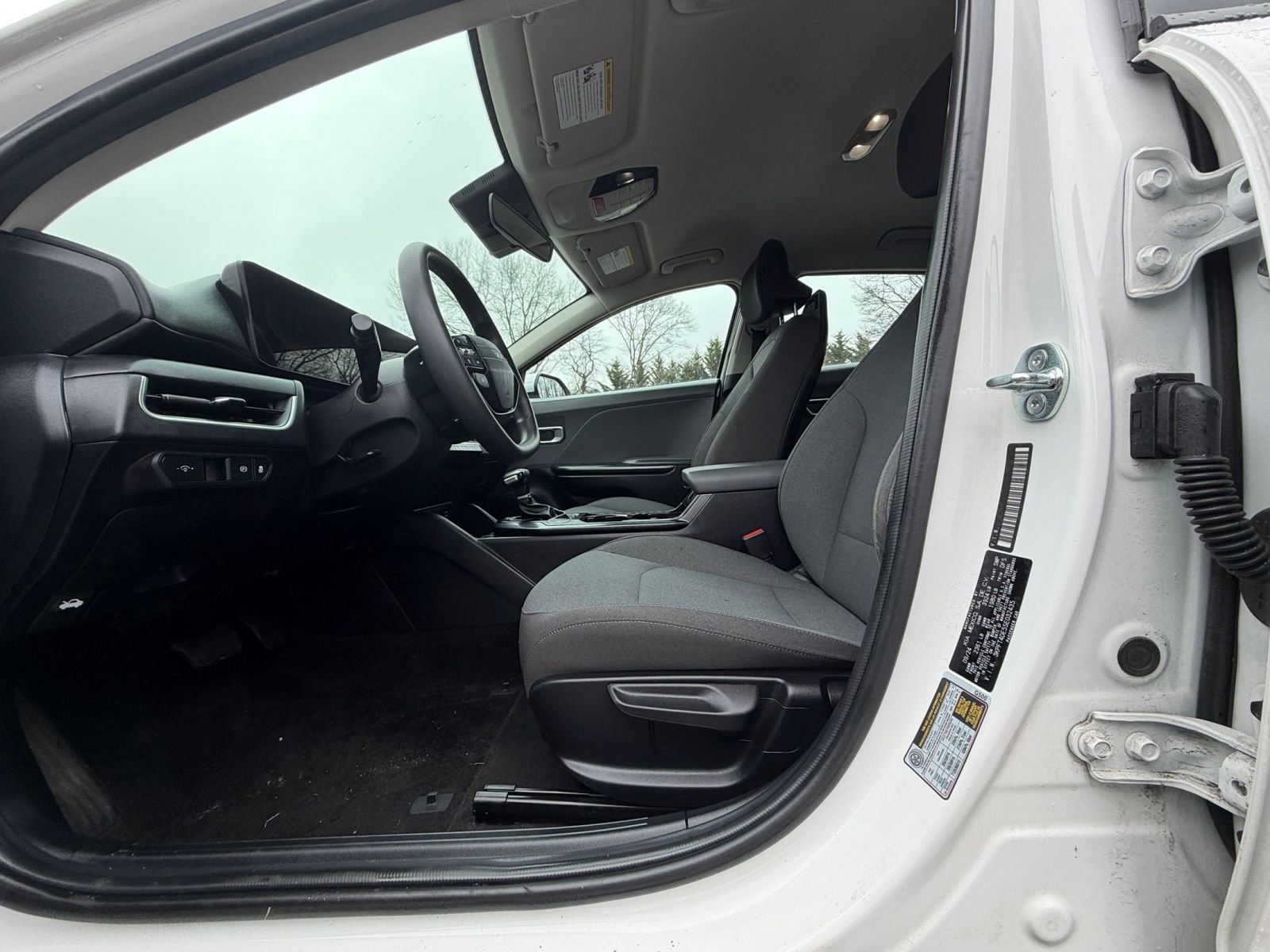Used 2025 Kia K4 FWD image 25