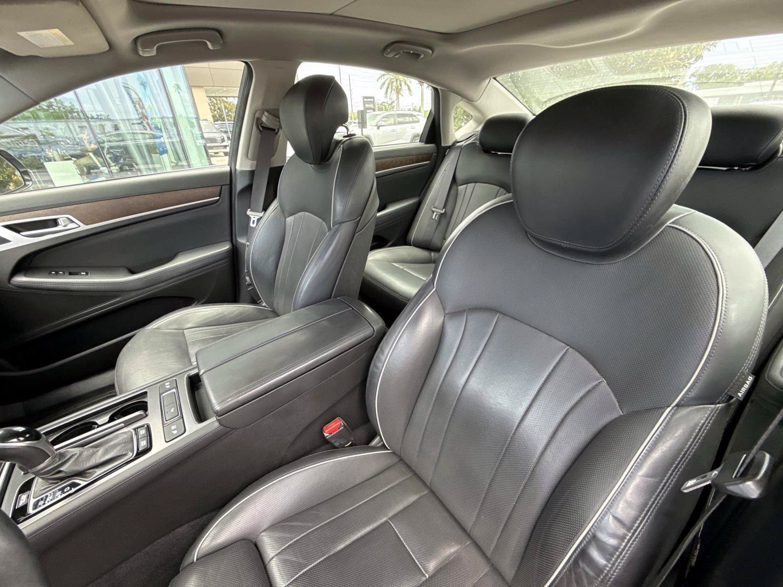 Used 2015 Hyundai Genesis 5.0 RWD image 5