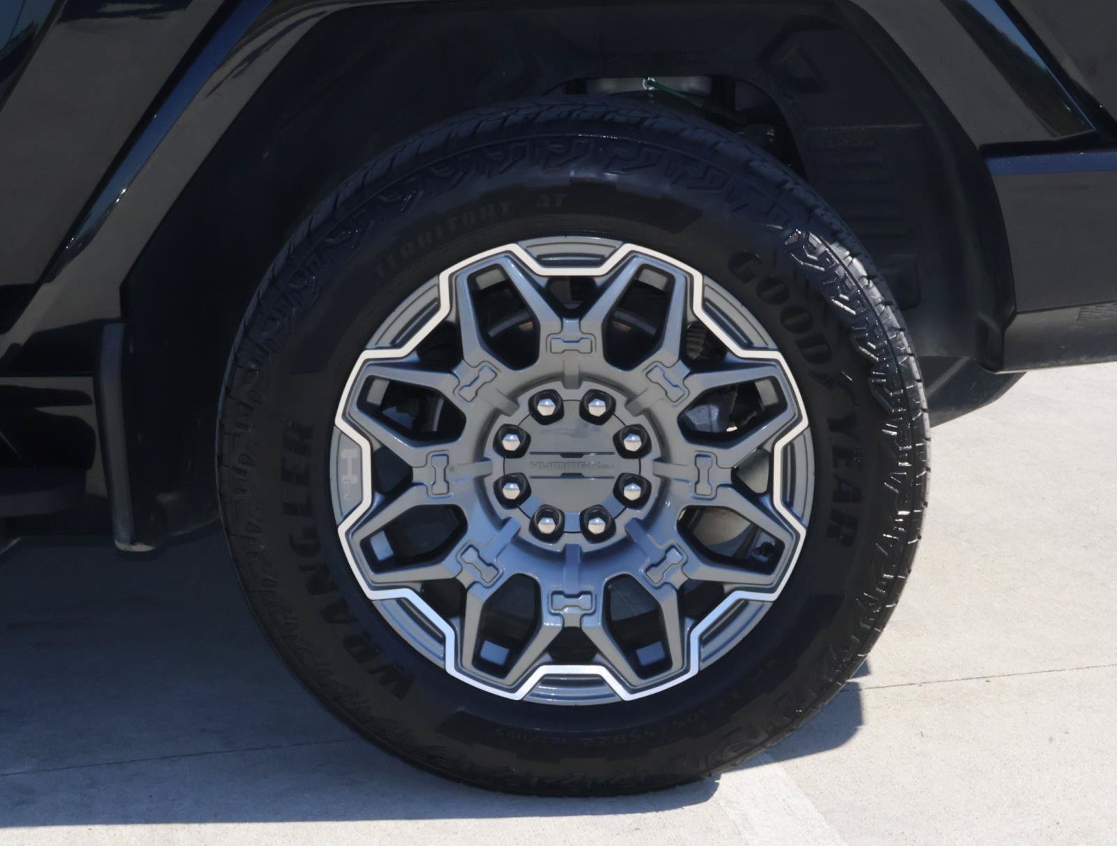 Used 2025 GMC Hummer EV 3X AWD/4WD image 9