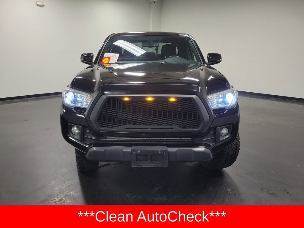 Used 2016 Toyota Tacoma TRD Off-Road w/ Premium & Technology Package image 2