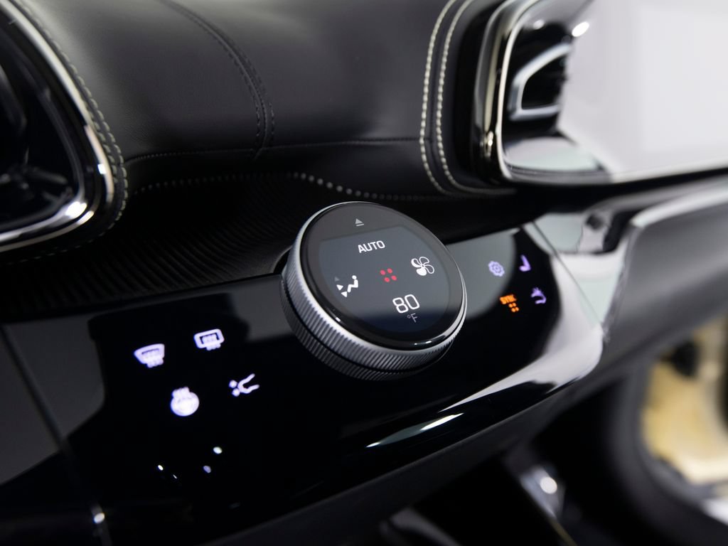 Used 2025 Ferrari Purosangue AWD/4WD image 29