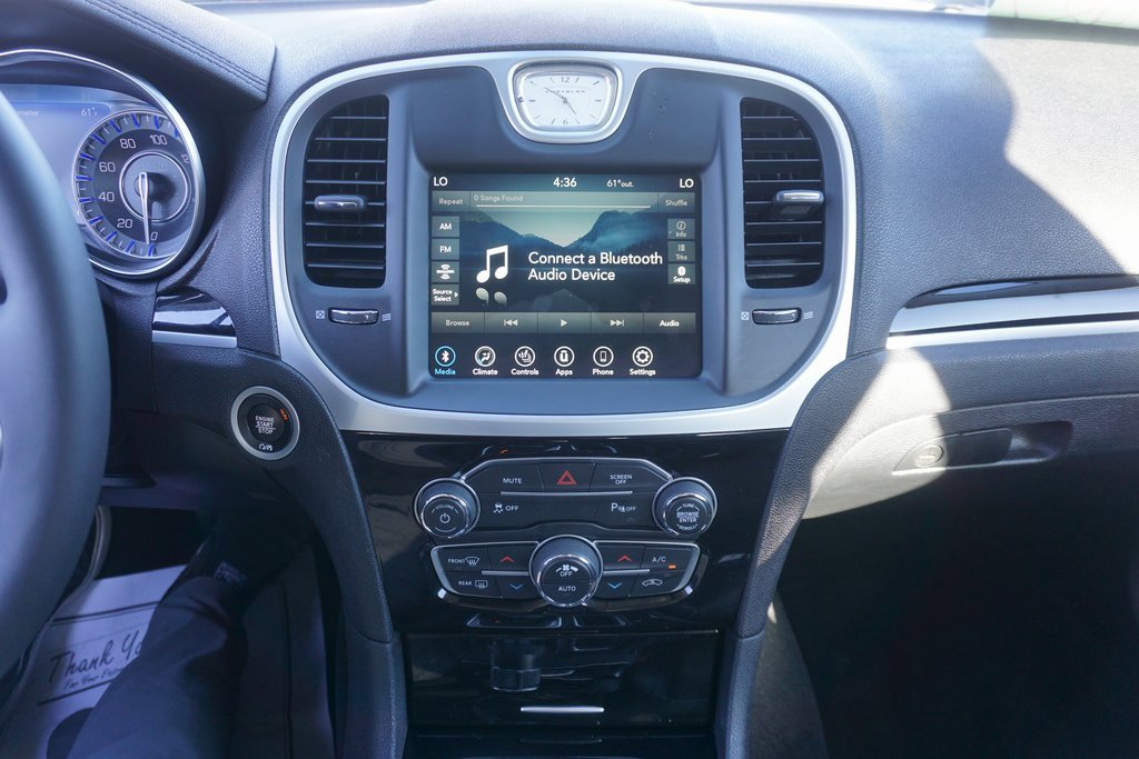 Used 2023 Chrysler 300 Touring L image 11