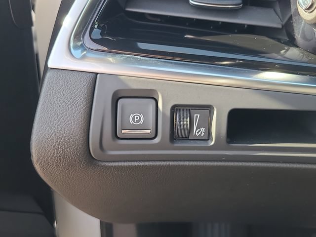 Used 2023 Cadillac XT6 Luxury FWD image 30