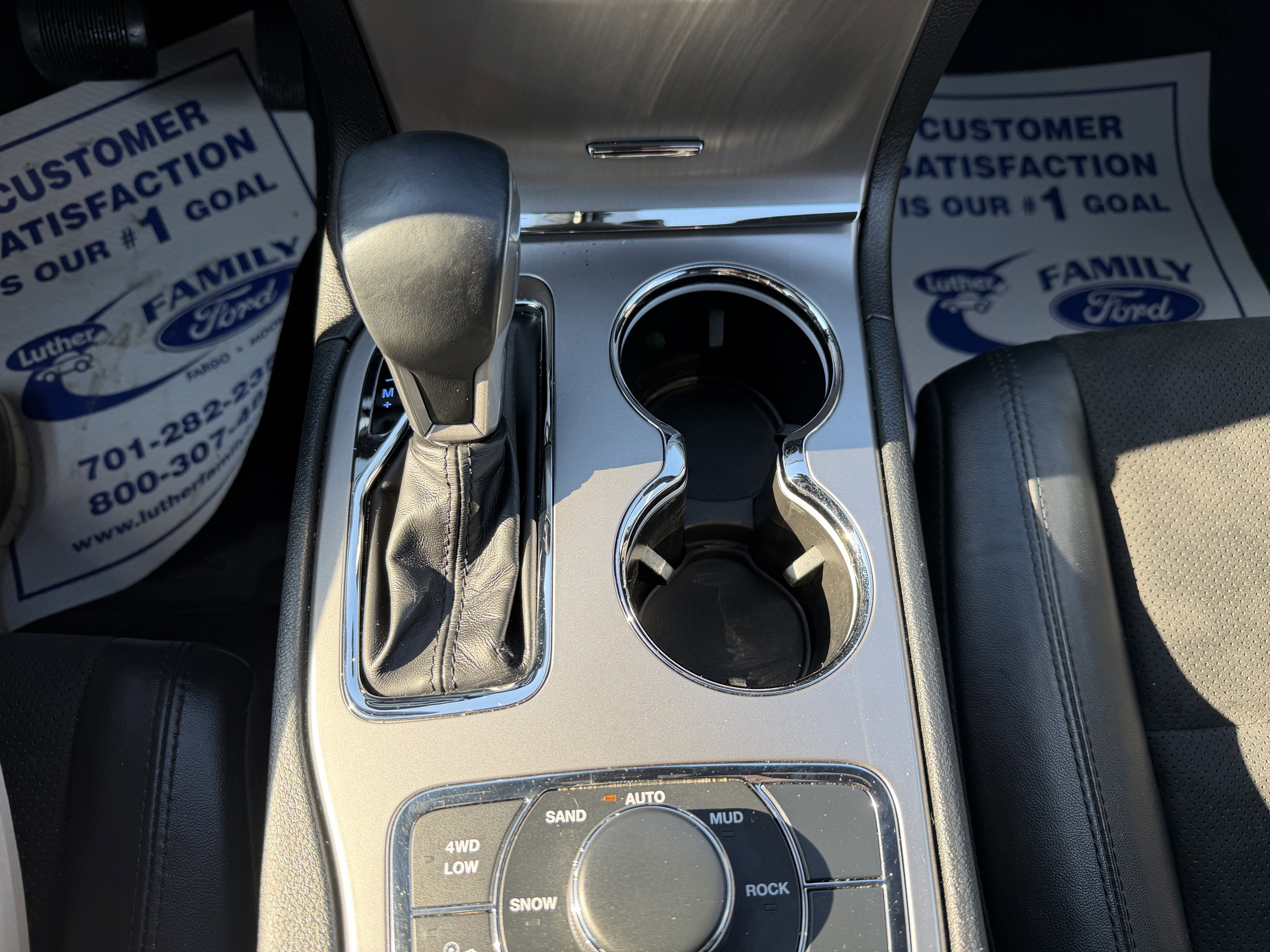 Used 2022 Jeep Grand Cherokee Laredo X image 17