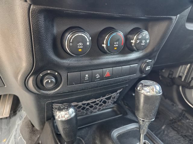 Used 2014 Jeep Wrangler Unlimited Sport w/ Quick Order Package 24S AWD/4WD image 26