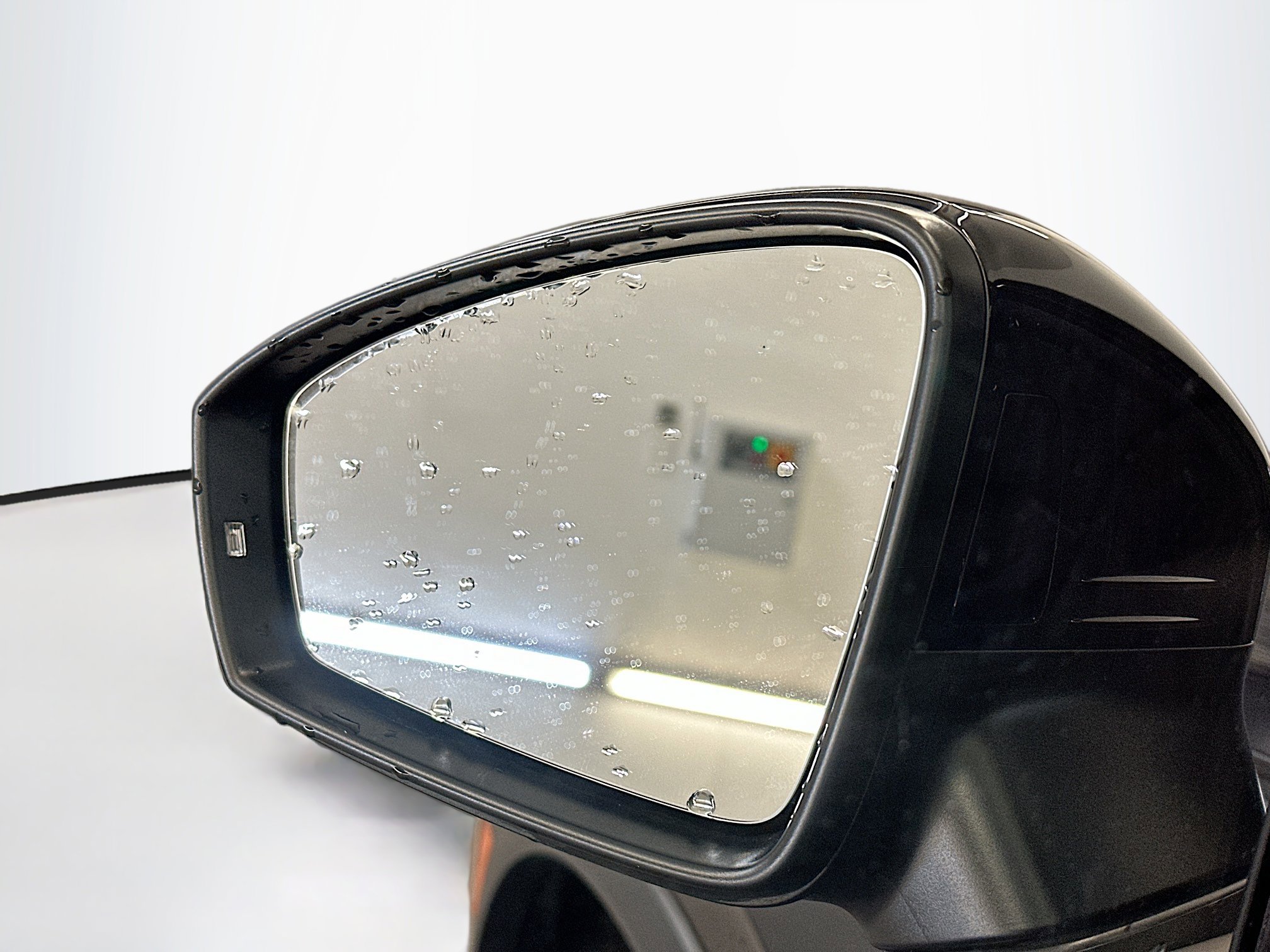 Used 2024 Volkswagen Tiguan SE R-Line image 16