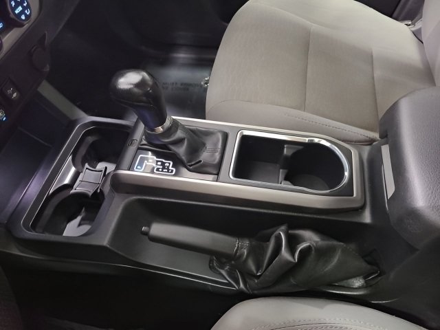 Used 2019 Toyota Tacoma SR5 AWD/4WD image 30