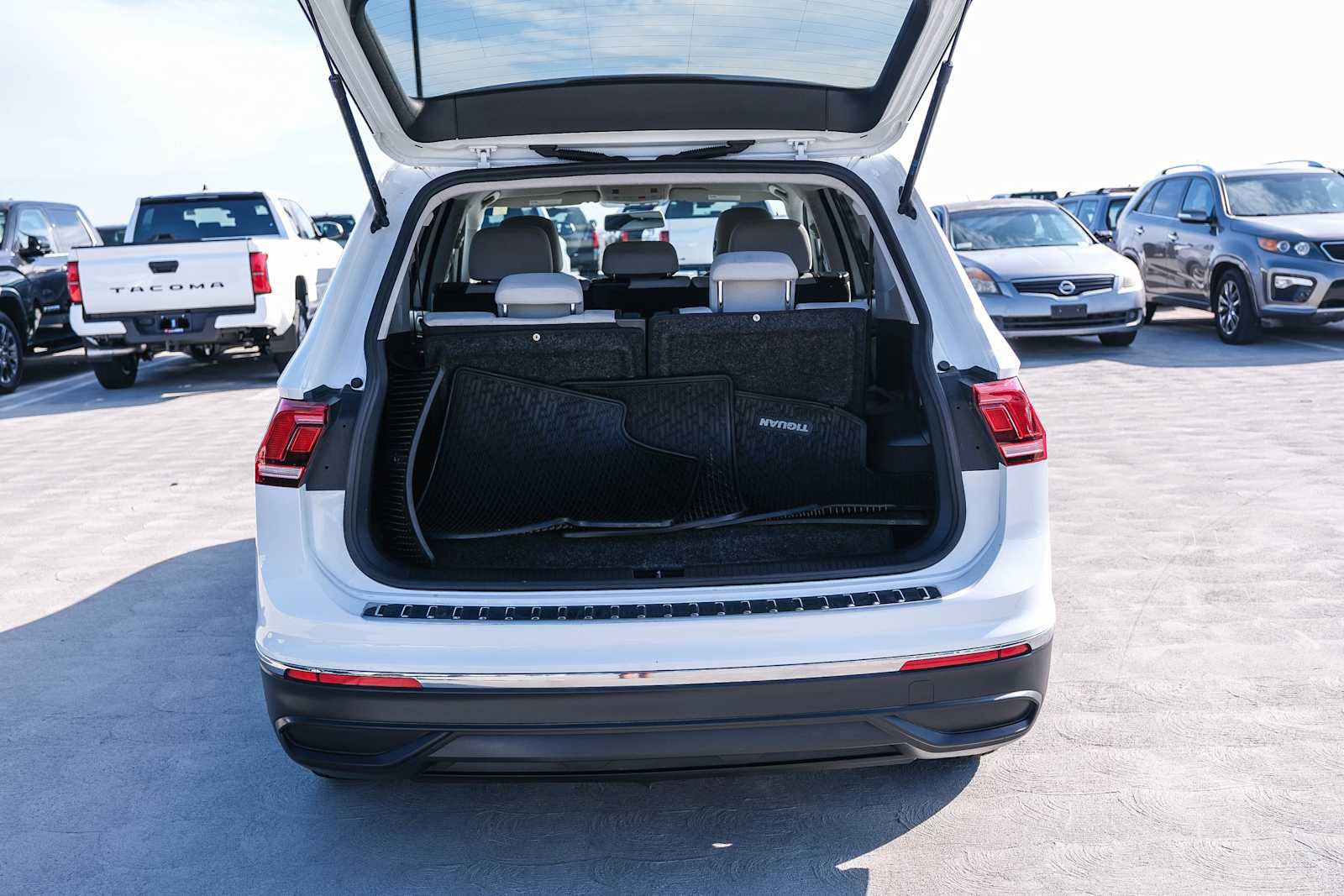 Used 2022 Volkswagen Tiguan S FWD image 27