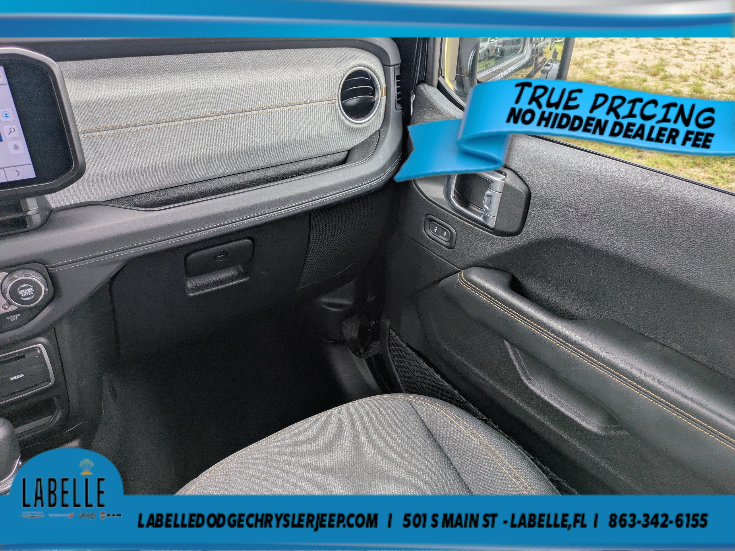 Used 2026 Jeep Wrangler Unlimited Sahara AWD/4WD image 16