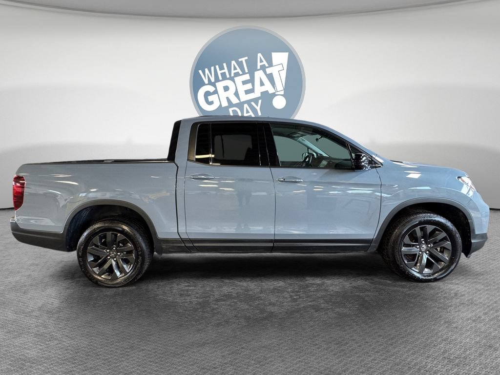 Used 2023 Honda Ridgeline Sport image 2