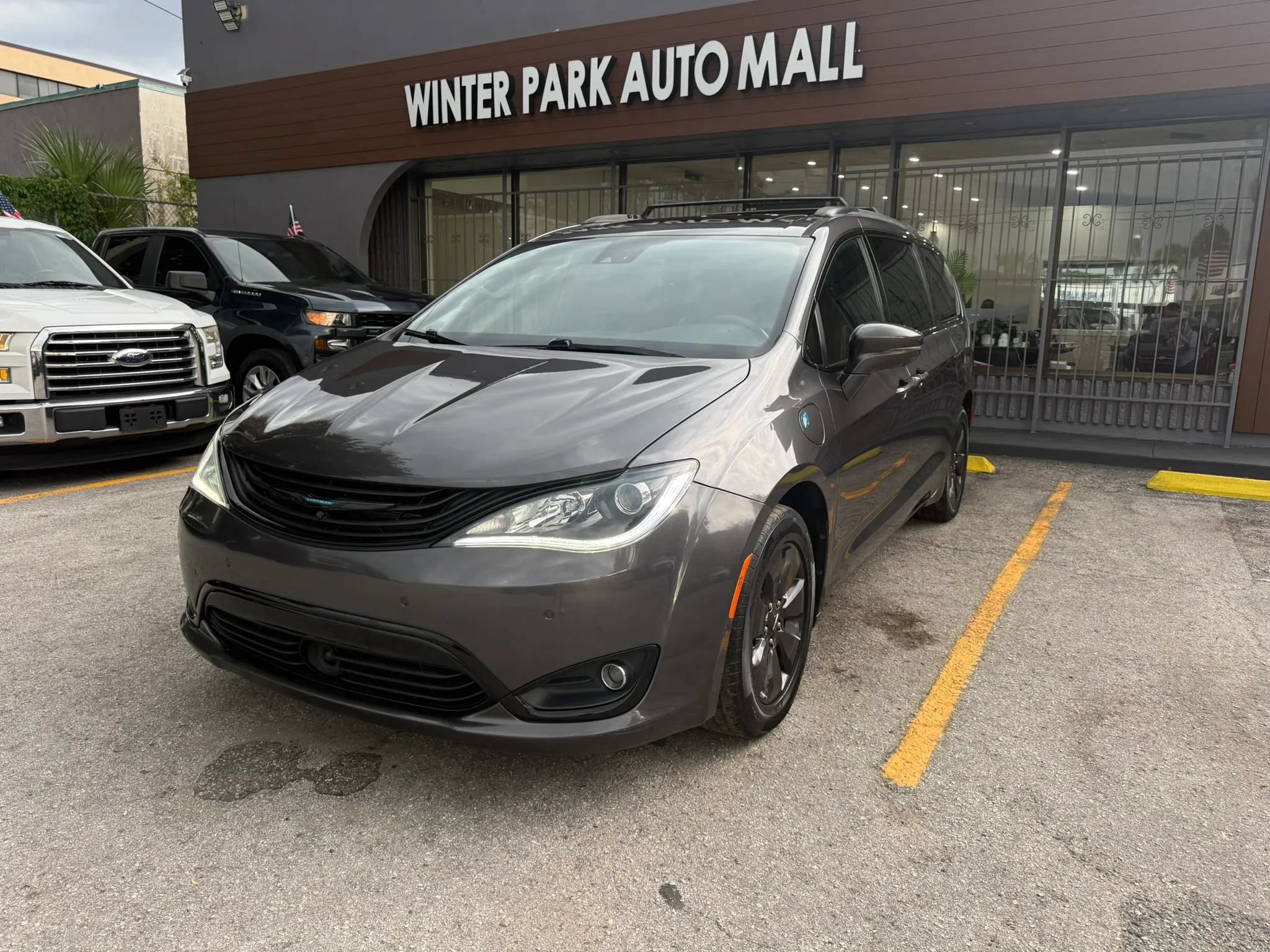 Used 2019 Chrysler Pacifica Limited w/ Advanced Safetytec Group