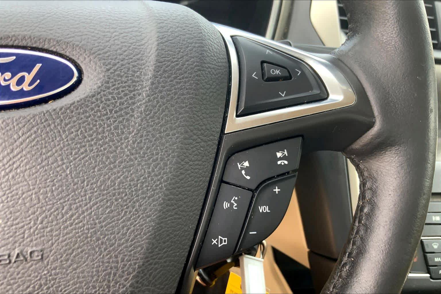 Used 2016 Ford Fusion SE w/ Equipment Group 202A FWD image 25