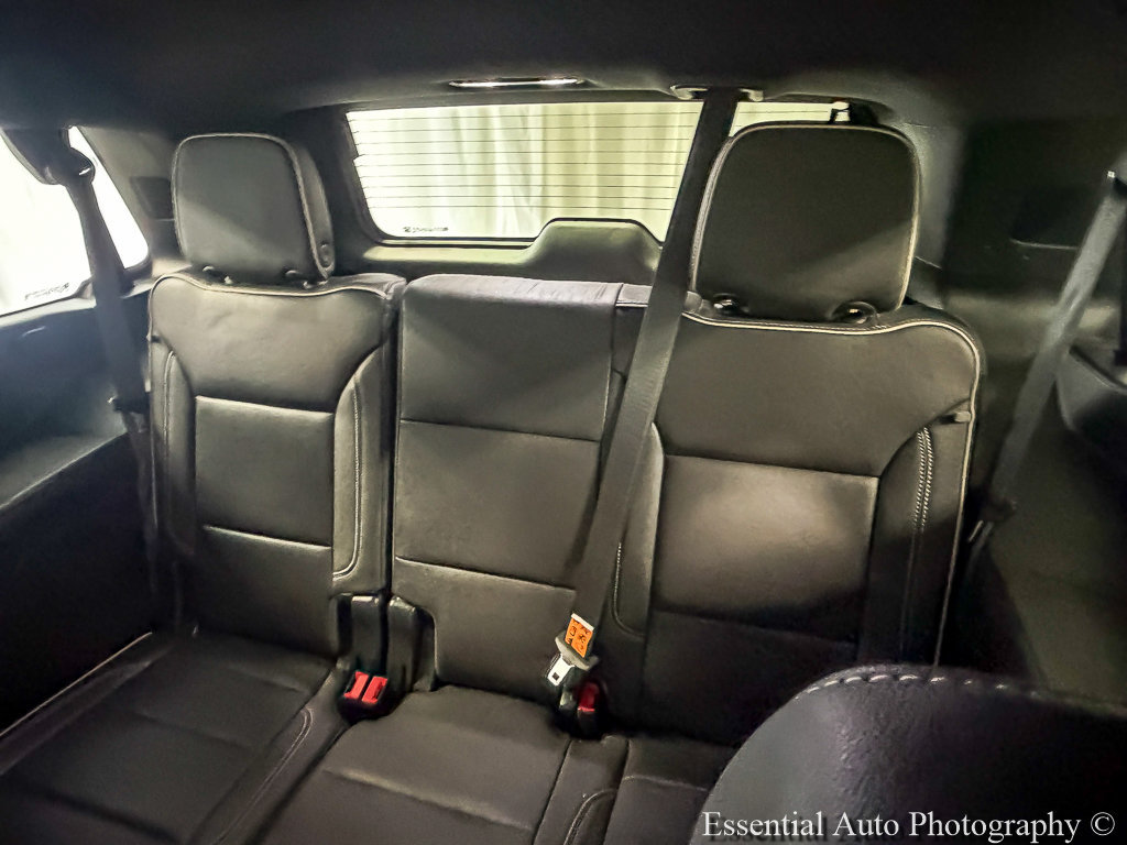Used 2023 GMC Yukon SLT w/ SLT Luxury Package AWD/4WD image 11