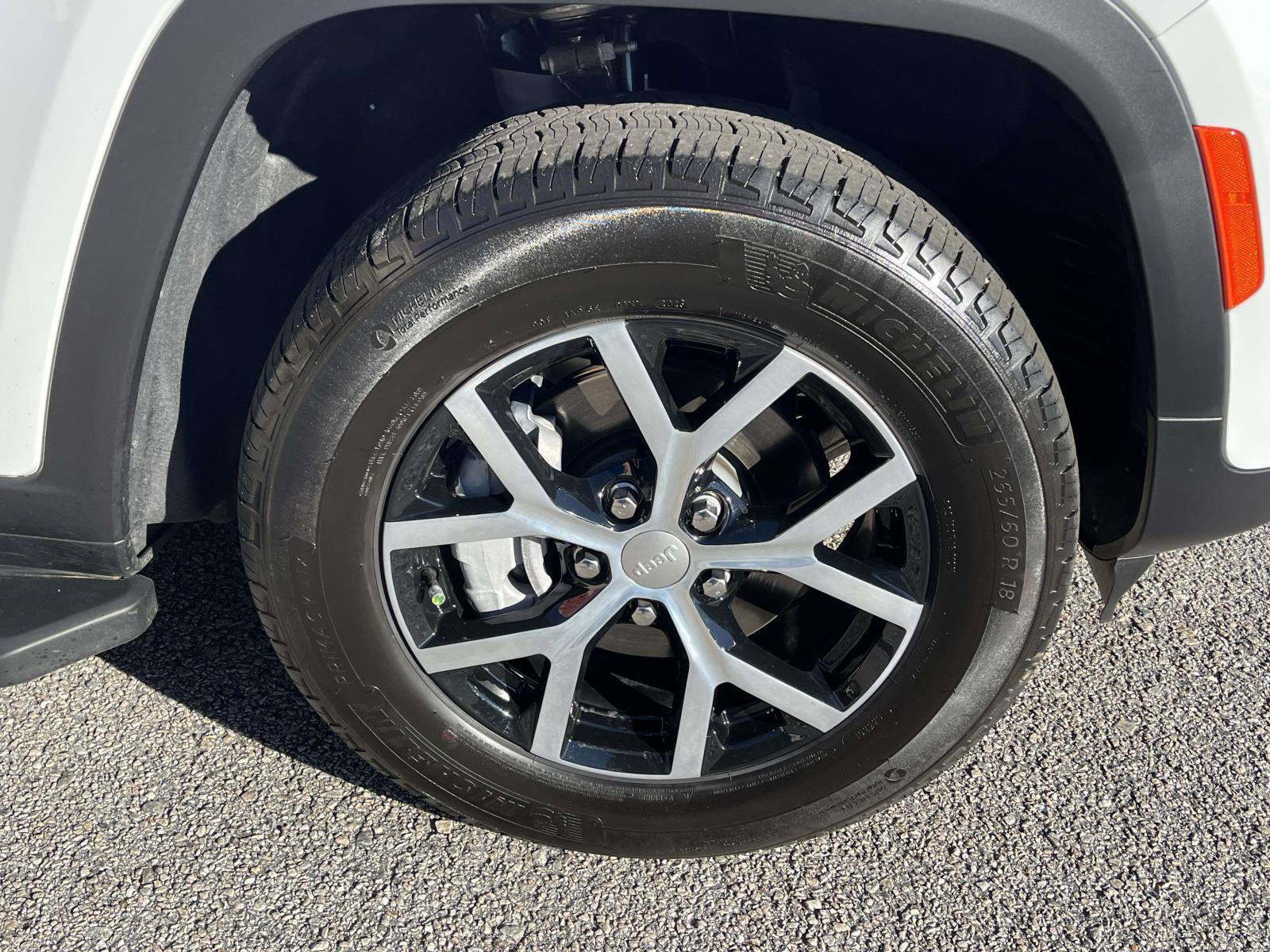 Used 2025 Jeep Grand Cherokee Limited image 40