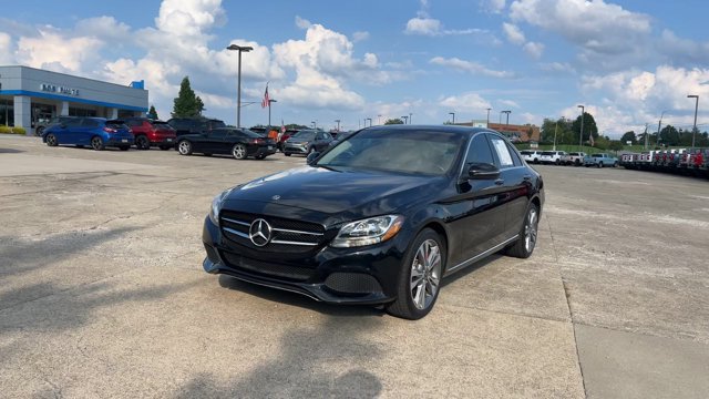 Used 2018 Mercedes-Benz C 300 4MATIC Sedan image 4