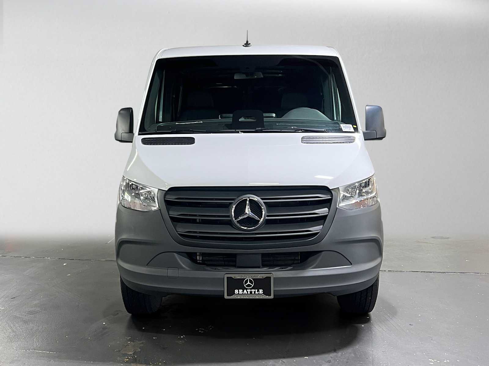 Used 2025 Mercedes-Benz Sprinter 2500 image 9