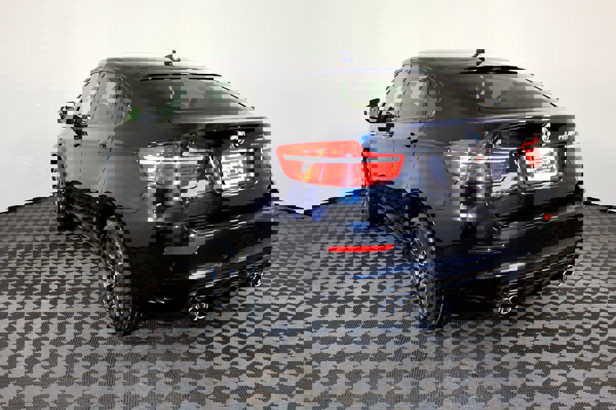 Used 2012 BMW X6 M image 10