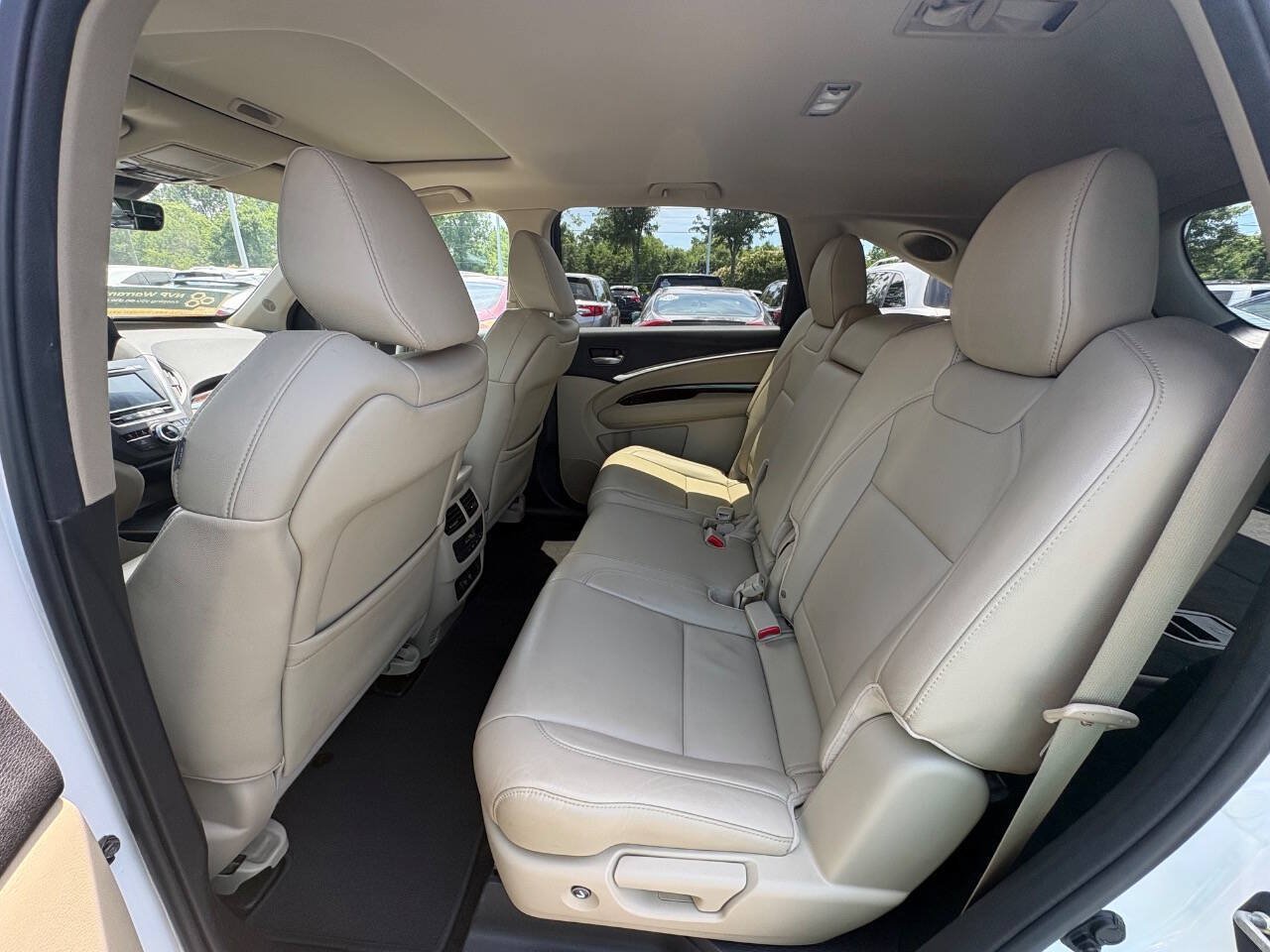 Used 2017 Acura MDX w/ Technology Package AWD/4WD image 16