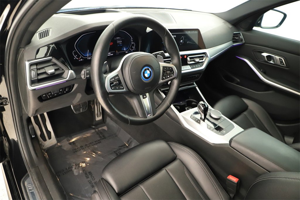 Used 2022 BMW 330e w/ M Sport Package image 15