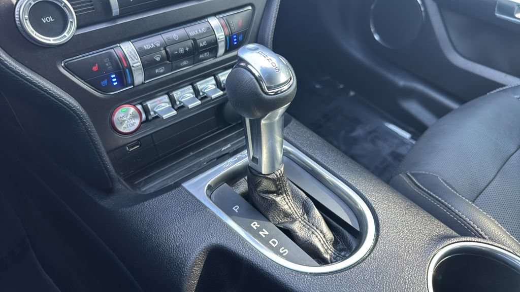 Used 2020 Ford Mustang Premium RWD image 29