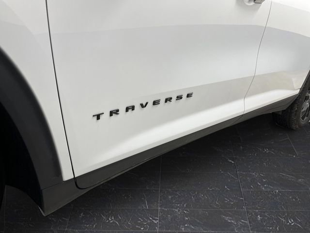 Used 2024 Chevrolet Traverse LT w/ Midnight/Sport Edition image 38
