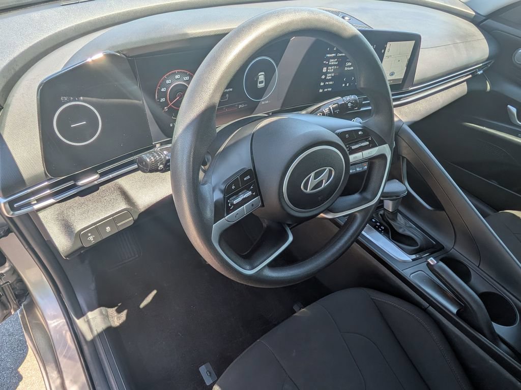 Certified 2024 Hyundai Elantra SEL FWD image 11