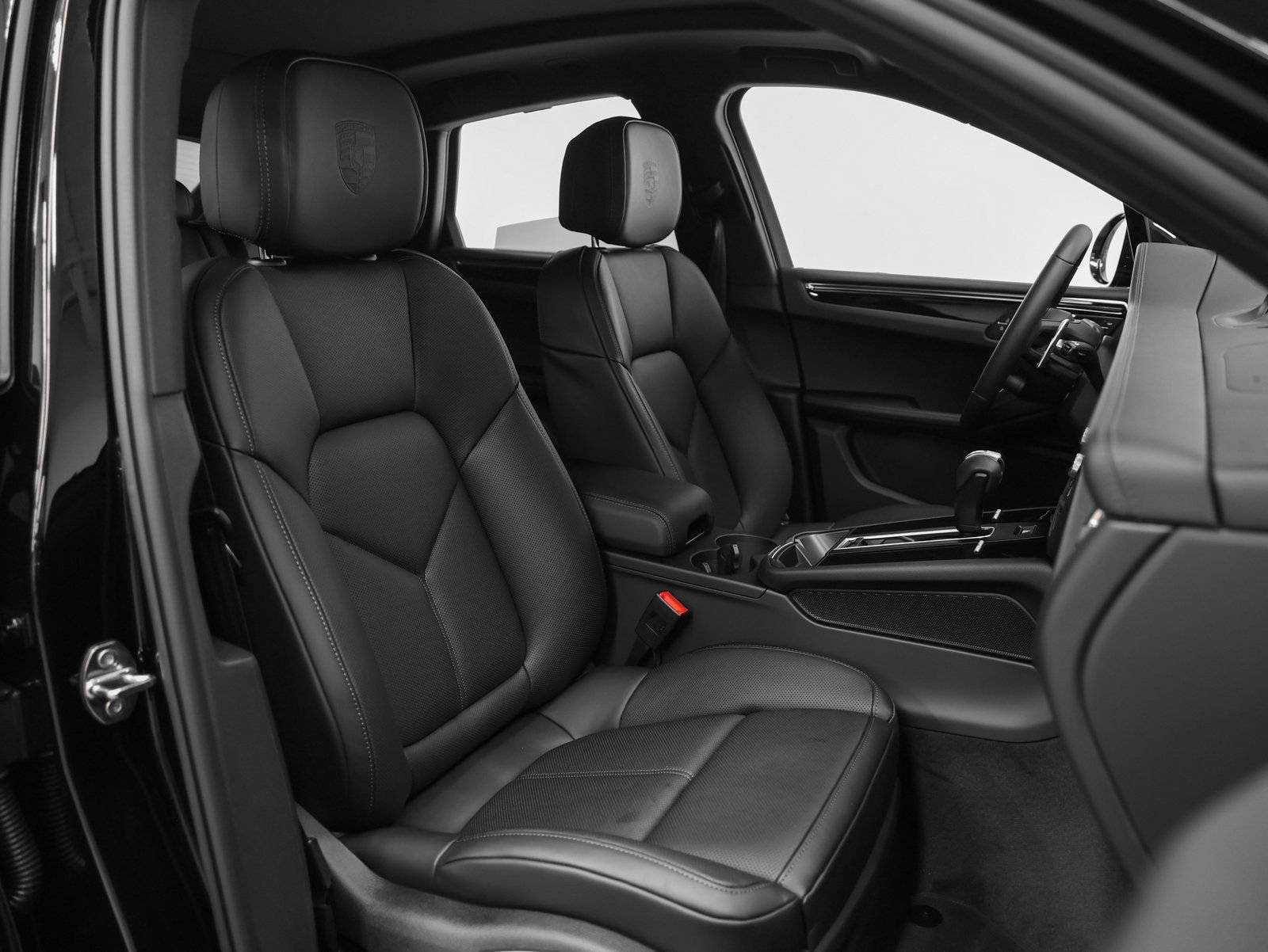 Certified 2026 Porsche Macan image 23